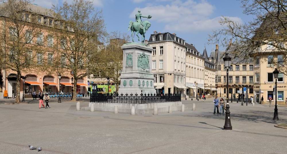 Place Guillaume II Luxembourg pics