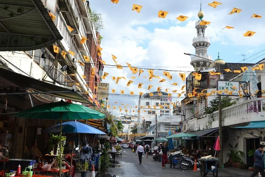 Bangkok streets - traveling to sri lanka