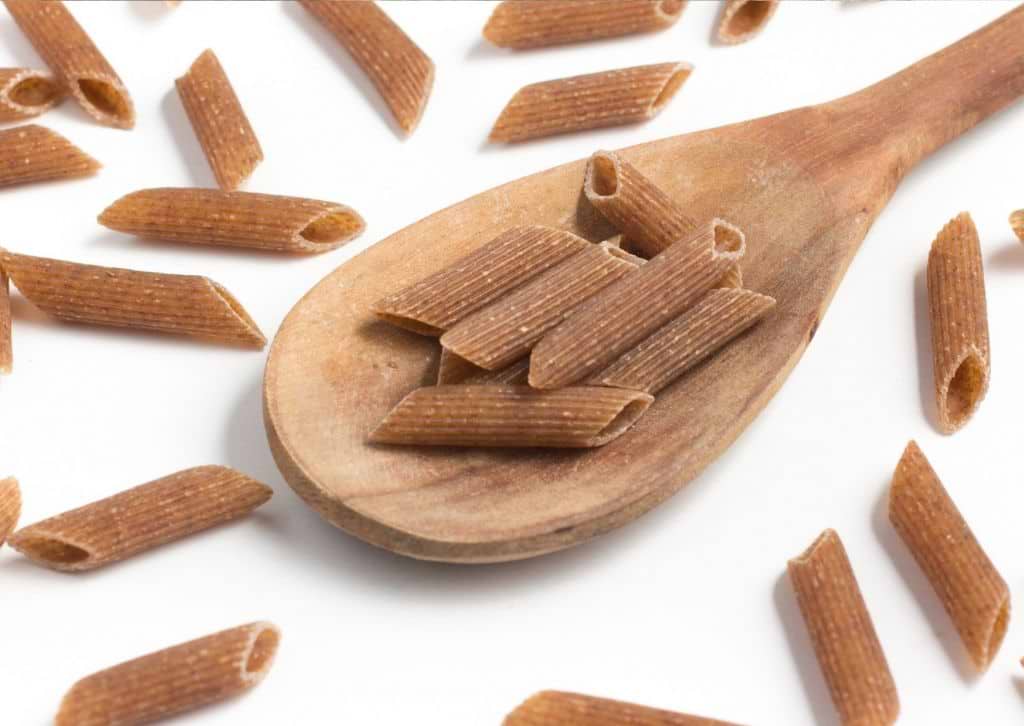 Les pâtes complètes plus saines que les pâtes blanches?